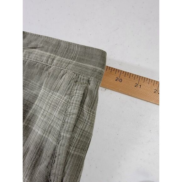 Tommy Bahama Men's Green Plaid Shorts - sz 36 - Picture 4 of 7